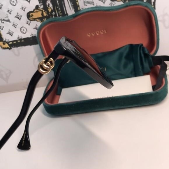 New Authentic Gucci Black Cat-Eye Sunglasses GG1011s 001 - Picture 3 of 13